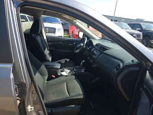 Used 2018 Nissan Rogue SV AWD/4WD image 12