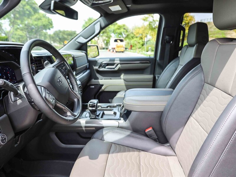 Used 2025 Chevrolet Silverado 1500 ZR2 AWD/4WD image 25