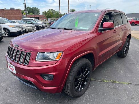 Used 2014 Jeep Grand Cherokee Altitude AWD/4WD image 4