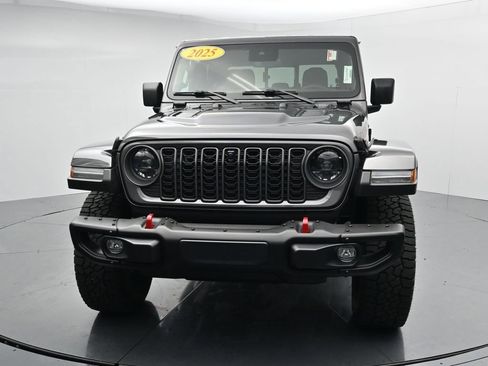 Used 2025 Jeep Gladiator Rubicon AWD/4WD image 3