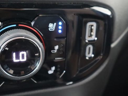Used 2024 Chevrolet Silverado 2500 High Country w/ High Country Premium Package AWD/4WD image 38