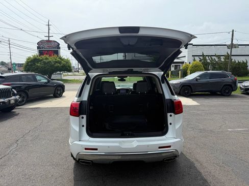 Used 2018 GMC Acadia Denali w/ Technology Package AWD/4WD image 34