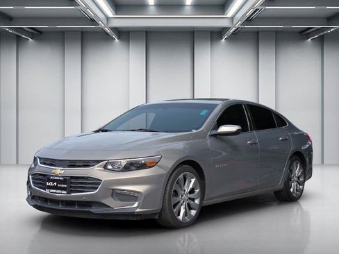 Used 2017 Chevrolet Malibu Premier w/ Premier Sun and Wheel Package image 8