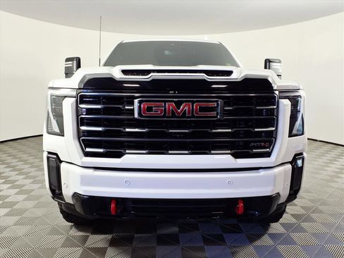 Used 2024 GMC Sierra 2500 AT4 w/ Technology Package image 2