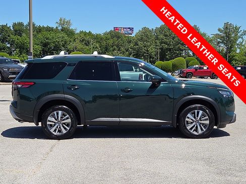 Used 2025 Nissan Pathfinder SL FWD image 6