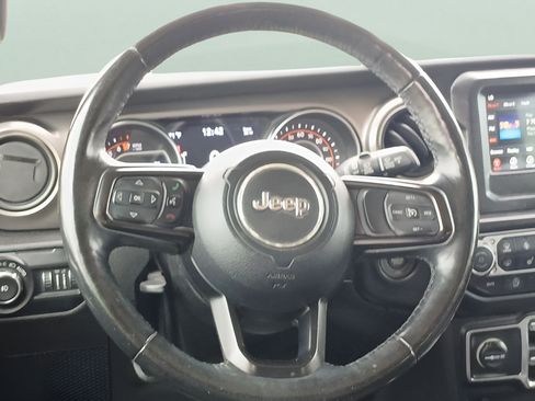 Used 2018 Jeep Wrangler Unlimited Sport S AWD/4WD image 16