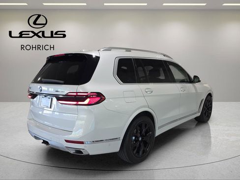 Used 2023 BMW X7 xDrive40i w/ Premium Package image 6