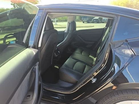 Used 2021 Tesla Model 3 Standard Range Plus image 14