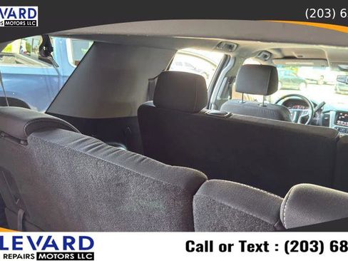 Used 2016 GMC Yukon SLE w/ HD Trailering Package image 31