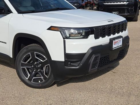 New 2026 Jeep Cherokee Laredo AWD/4WD image 3