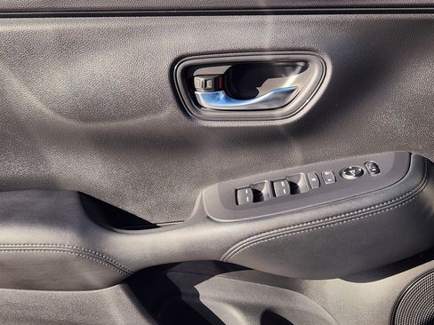 Certified 2023 Honda HR-V LX image 23