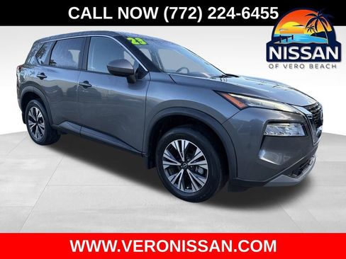 Used 2023 Nissan Rogue SV image 1