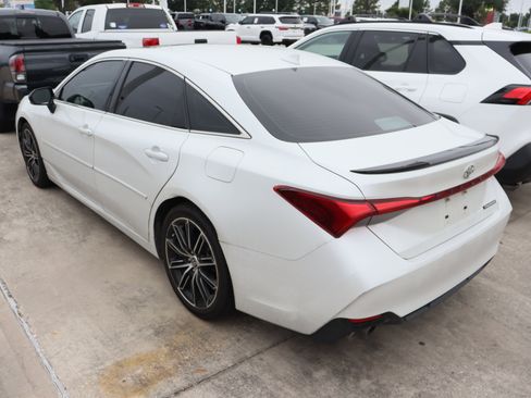 Used 2022 Toyota Avalon Touring FWD image 6