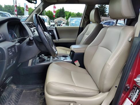 Used 2017 Toyota 4Runner SR5 Premium AWD/4WD image 8
