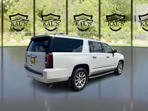 Used 2020 GMC Yukon XL Denali w/ Open Road Package AWD/4WD image 5