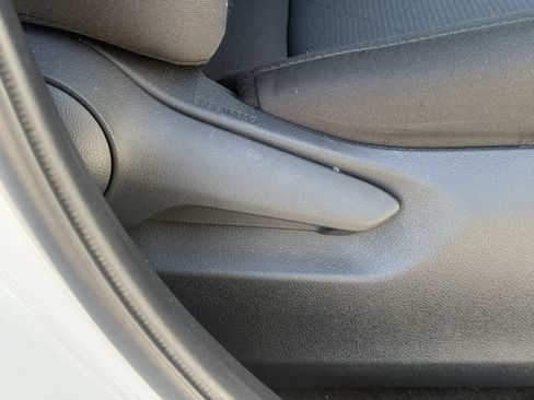 Used 2025 Toyota RAV4 XLE FWD image 30