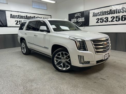 Used 2018 Cadillac Escalade Platinum AWD/4WD image 1