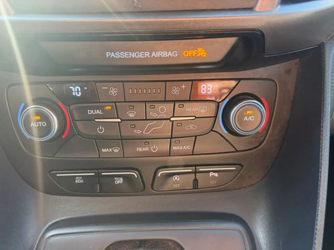 Used 2022 Ford Transit Connect XLT FWD image 28