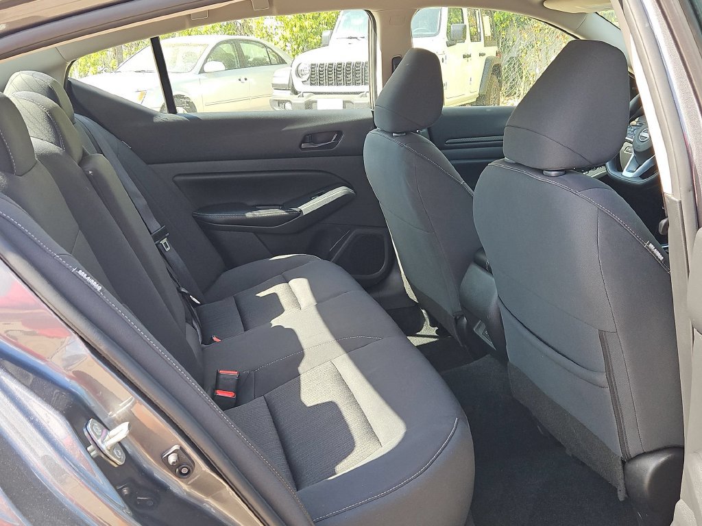 Used 2025 Nissan Altima 2.5 SV FWD image 30