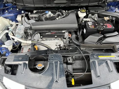 Used 2019 Nissan Rogue SV FWD image 18