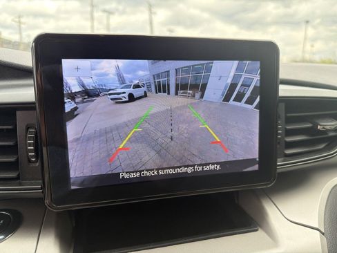 Used 2023 Ford Explorer XLT image 16