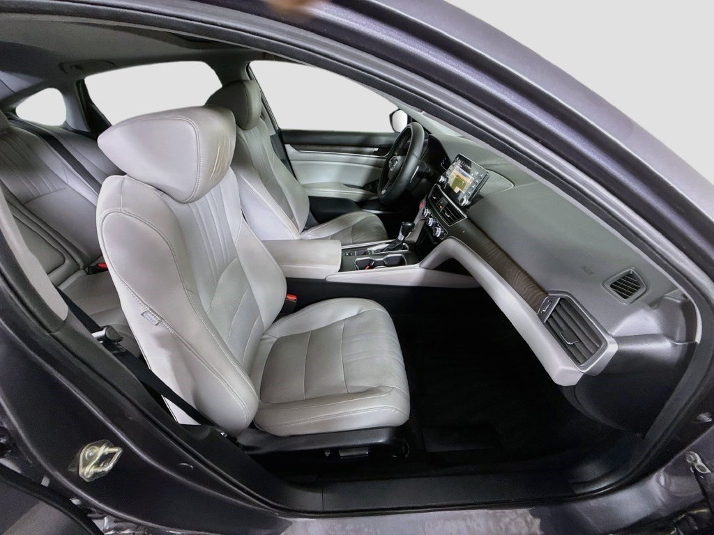 Used 2018 Honda Accord Touring image 28