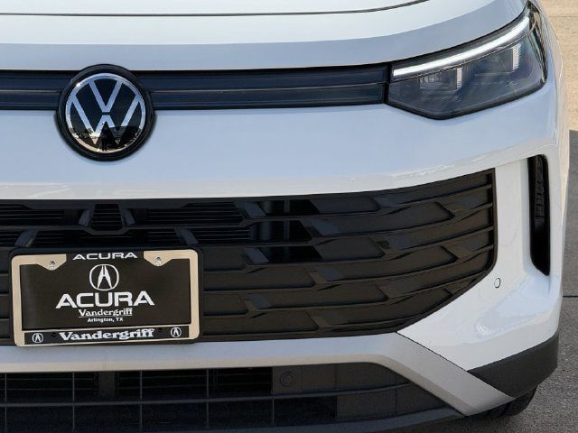 Used 2026 Volkswagen Tiguan SE FWD image 8