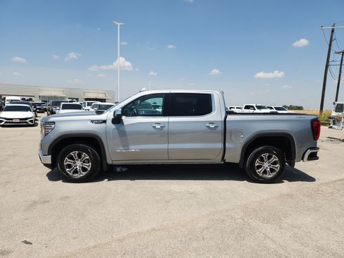 Used 2025 GMC Sierra 1500 SLT AWD/4WD image 4
