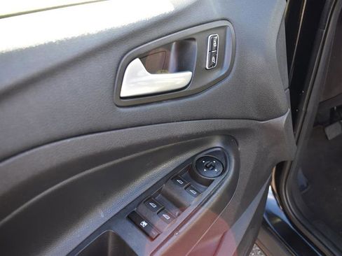 Used 2016 Ford Escape SE image 16