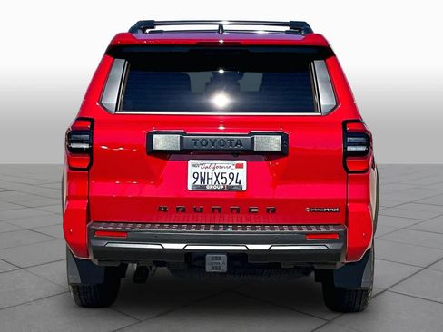 Certified 2025 Toyota 4Runner TRD Off-Road Premium AWD/4WD image 4