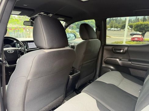 Used 2021 Toyota Tacoma TRD Off-Road AWD/4WD image 30