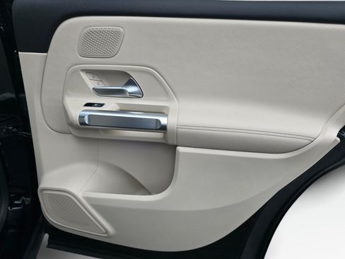 New 2026 Mercedes-Benz GLB 250 4MATIC image 26