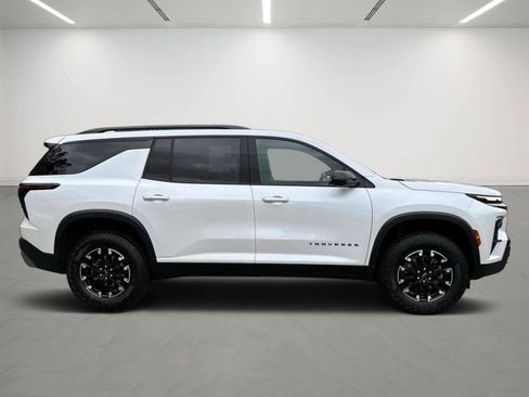 Used 2025 Chevrolet Traverse Z71 w/ Driver Confidence Package image 5