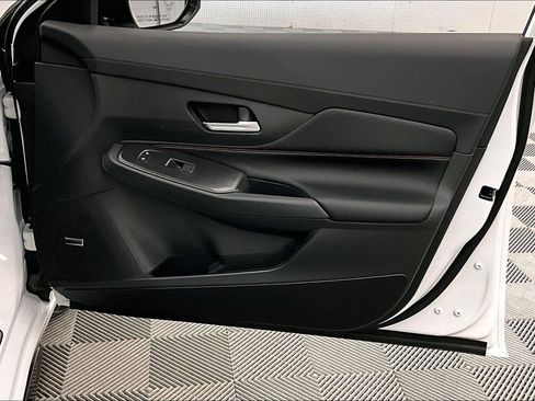 New 2026 Nissan Sentra SR w/ SR Premium Package FWD image 36