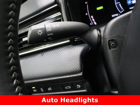 Used 2025 Toyota Camry SE image 25