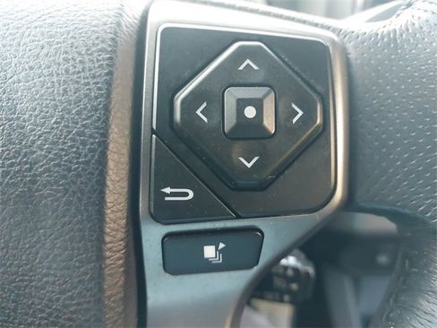 Used 2017 Toyota Tacoma SR5 w/ Tow Package image 18