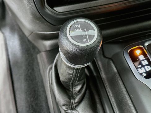 Used 2022 Jeep Wrangler Unlimited Sport AWD/4WD image 21