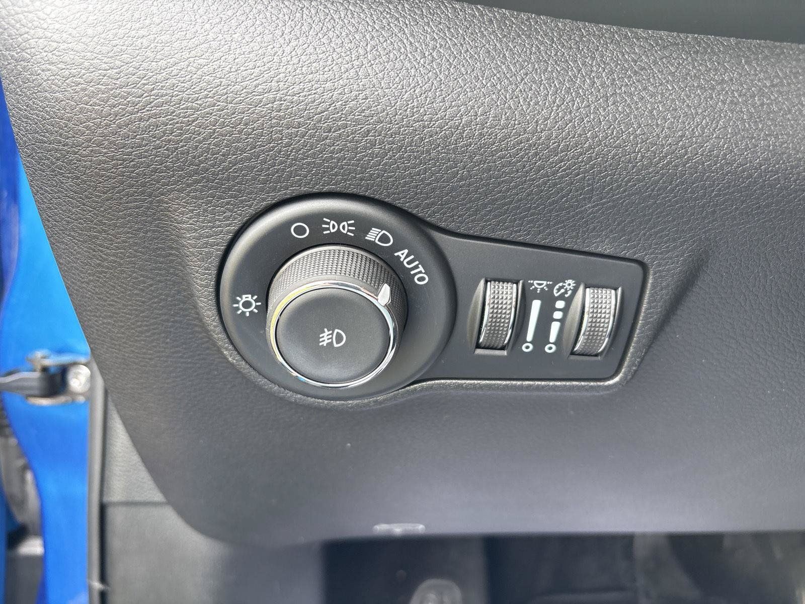 Used 2025 Jeep Compass Limited AWD/4WD image 19
