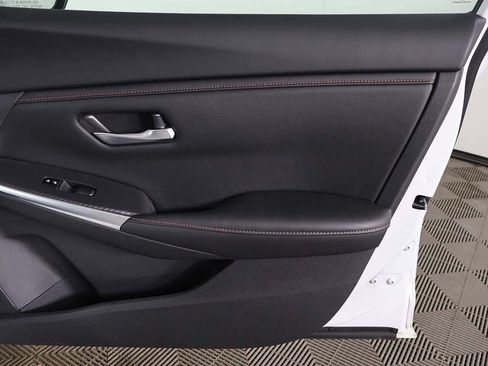 Used 2023 Nissan Sentra SR w/ SR Premium Package FWD image 22