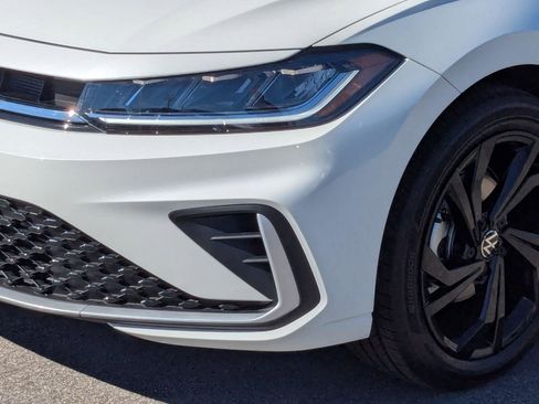 New 2026 Volkswagen Jetta SE image 9