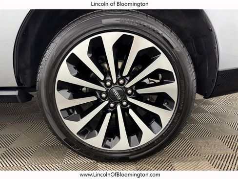 Used 2023 Lincoln Navigator Reserve AWD/4WD image 25
