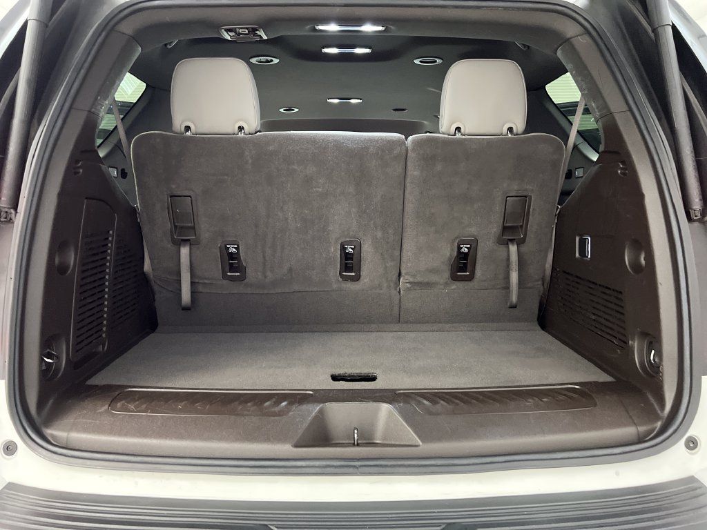 Used 2024 GMC Yukon SLT RWD image 41