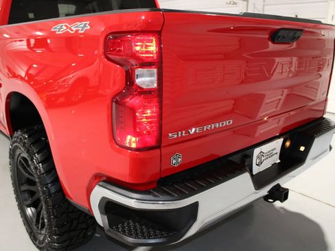 Used 2025 Chevrolet Silverado 1500 LT AWD/4WD image 10