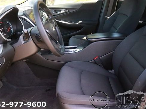 Used 2023 Chevrolet Malibu LT FWD image 14