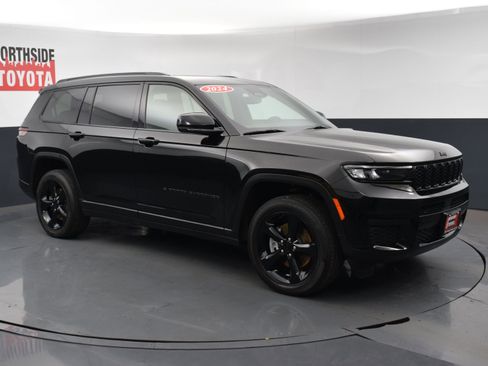 Used 2024 Jeep Grand Cherokee L Altitude image 6