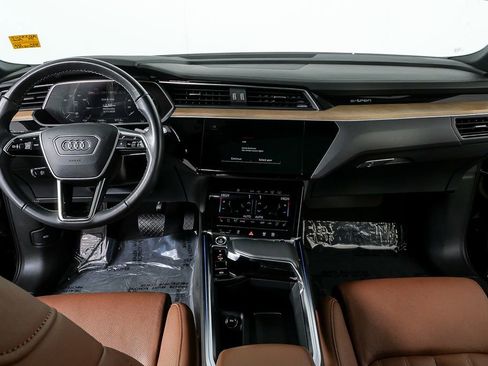 Certified 2024 Audi Q8 e-tron Prestige image 19