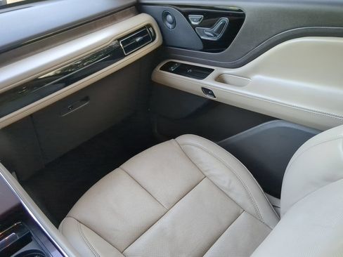 Used 2023 Lincoln Aviator Reserve w/ Equipment Group 201A RWD image 52