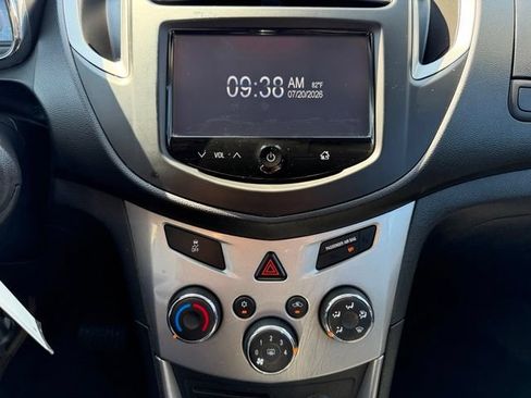 Used 2016 Chevrolet Trax LT w/ LT Sun and Sound Package AWD/4WD image 21