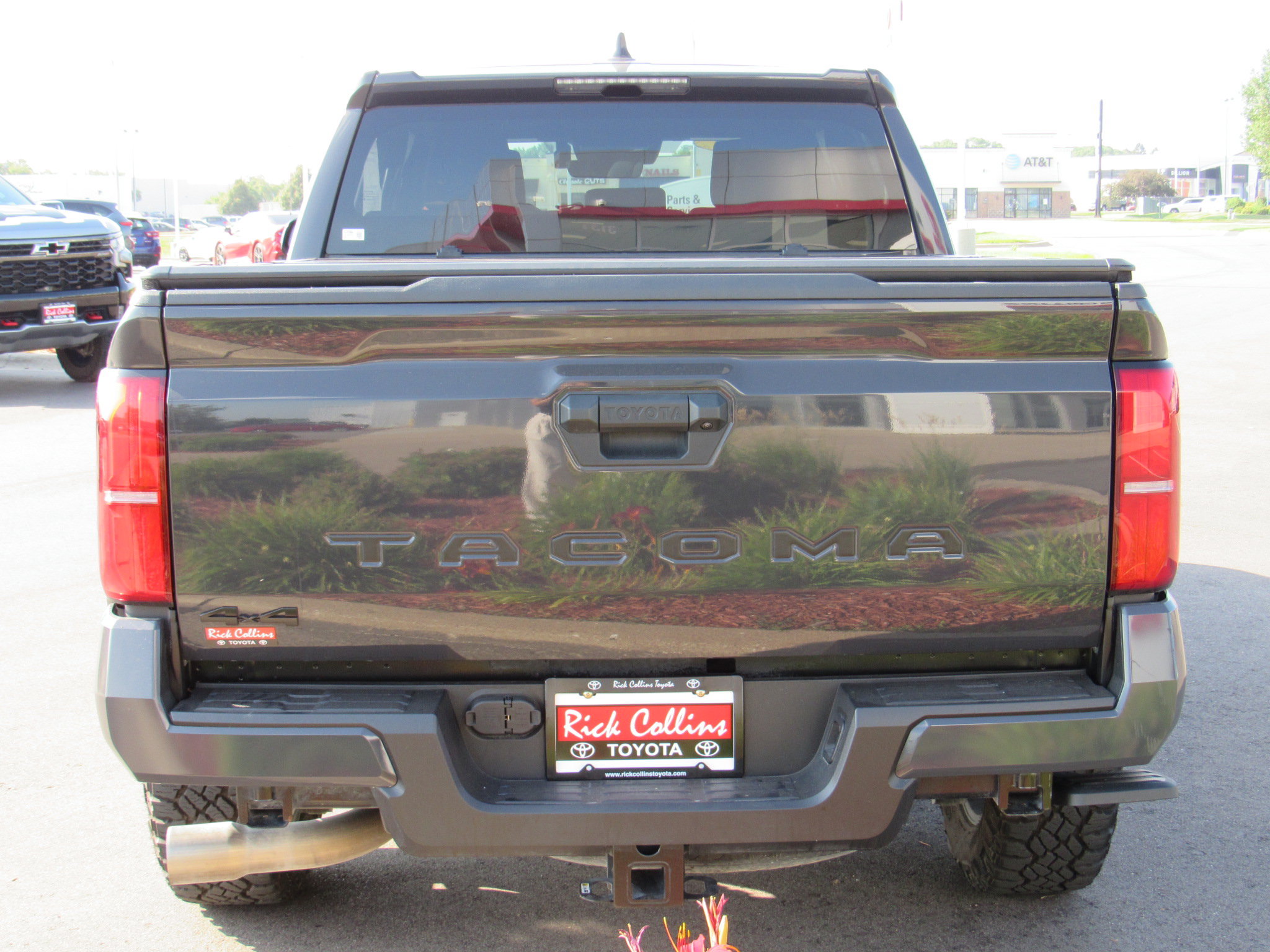 Used 2025 Toyota Tacoma TRD Sport w/ Blackout Package (GST) AWD/4WD image 7
