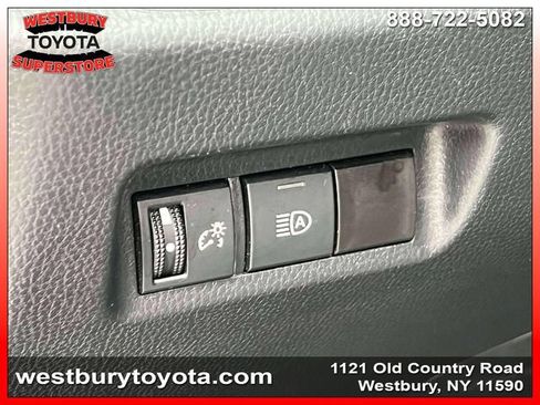 Used 2025 Toyota RAV4 XLE AWD/4WD image 23